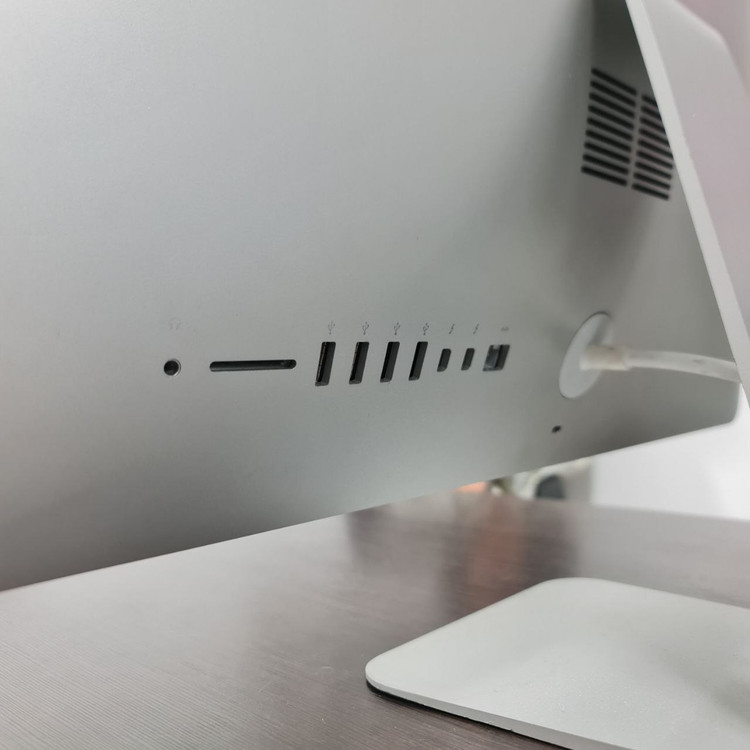 آیمک ۲۲ اینچ Apple iMac 2015 با پردازنده Core i5، رم 16GB و هارد 1TB