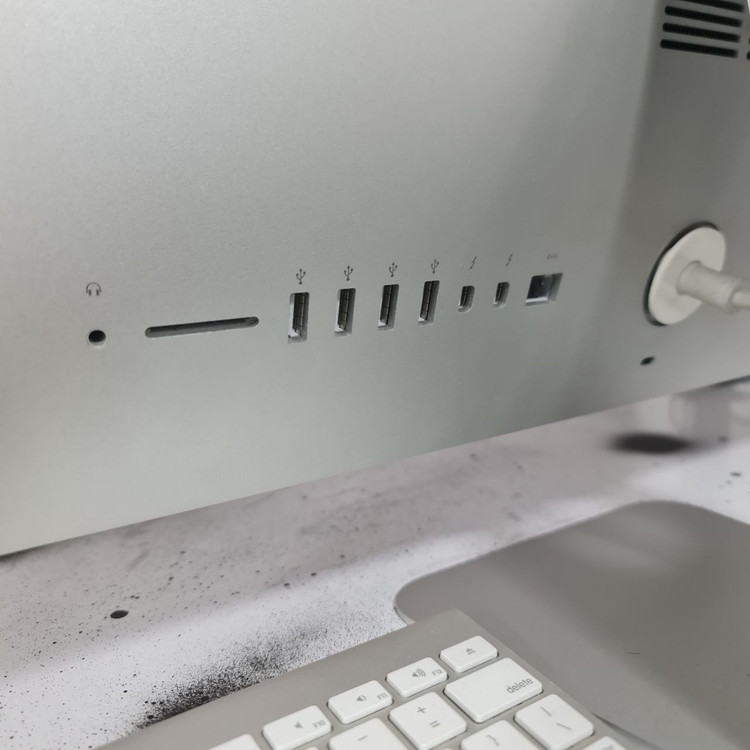 آیمک Apple iMac 2015 با Core i5 نسل 5، رم 8GB و SSD 256GB